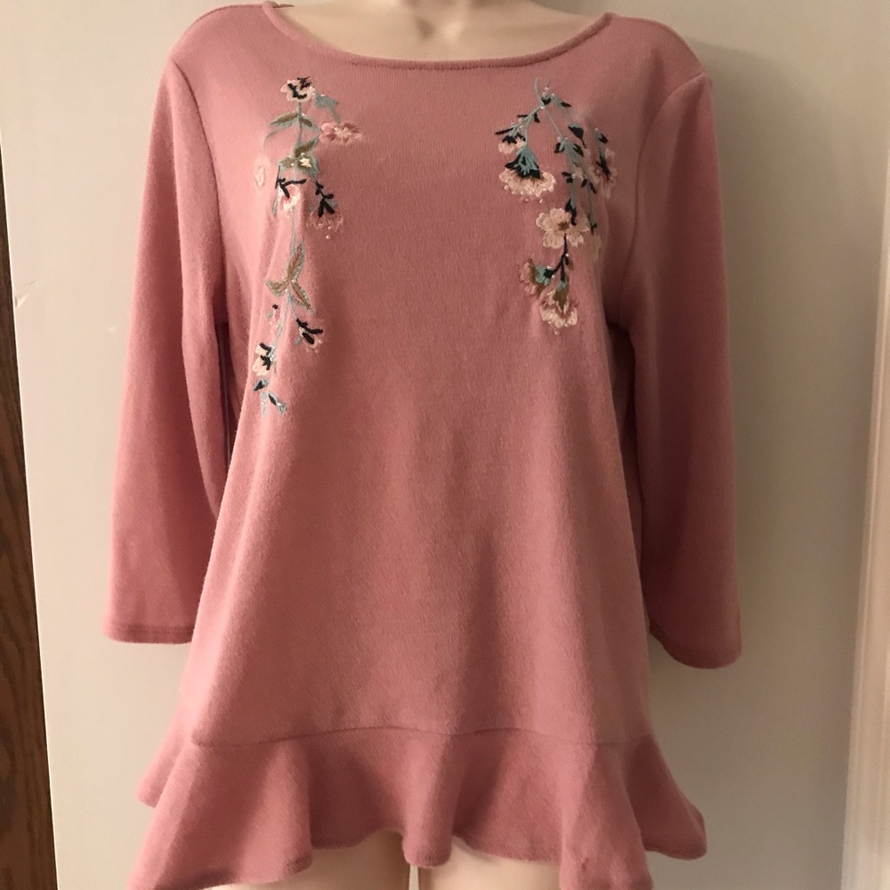 Lauren Conrad lightweight sweater. EUC